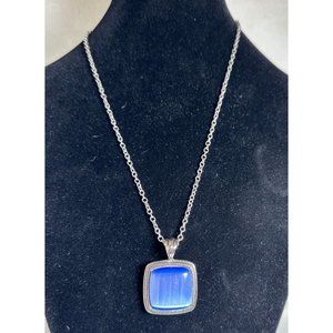 Rich Blue Stone in a Twisted Rope Silver Tone Setting - Necklace - 18"